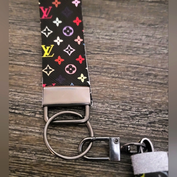 Designer Inspired Key Fob Wristlet 🎉2/$30🎉 - Picture 4 of 5